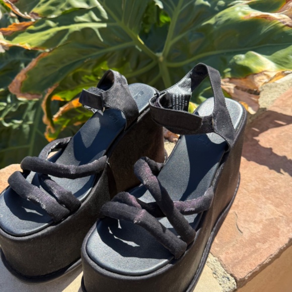 UNIF bubble platform sz 8 - Picture 3 of 7